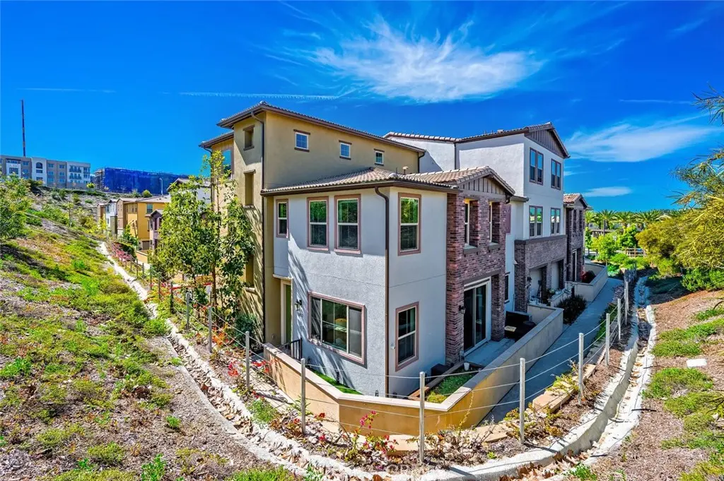 Townhouse for rent at 1852 Red Willow, Oceanside, CA featuring 3 beds and 3 baths