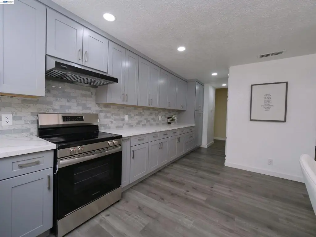 Single Family Residence for sale at 20 Yale Ct, San Ramon, CA featuring 4 beds and 2 baths