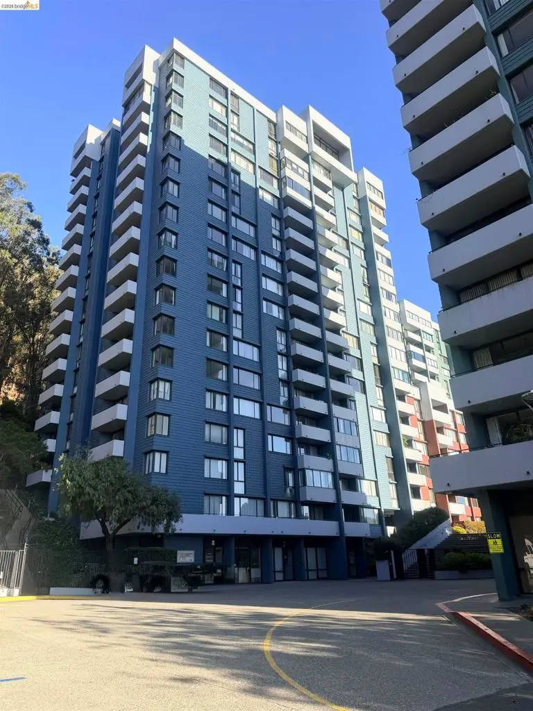 Condominium for sale at 555 Pierce St 1021, Albany, CA featuring 2 beds and 2 baths