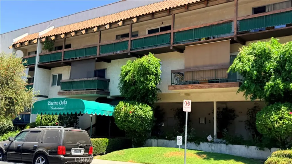 Condominium for sale at 5460 White Oak No. D312, Los Angeles, CA featuring 1 bed and 2 baths