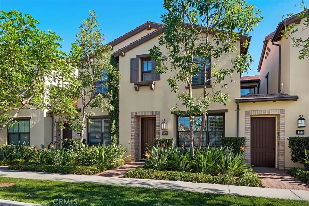 Residential Lease for rent at 274 Rodeo, Irvine, Orange County, CA featuring 2 beds and 3 baths