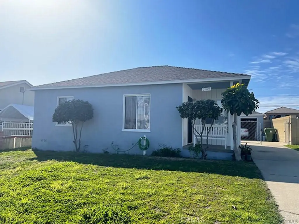 Residential Lease for rent at 21119 La Salle, Los Angeles, Los Angeles County, CA and 1 bath