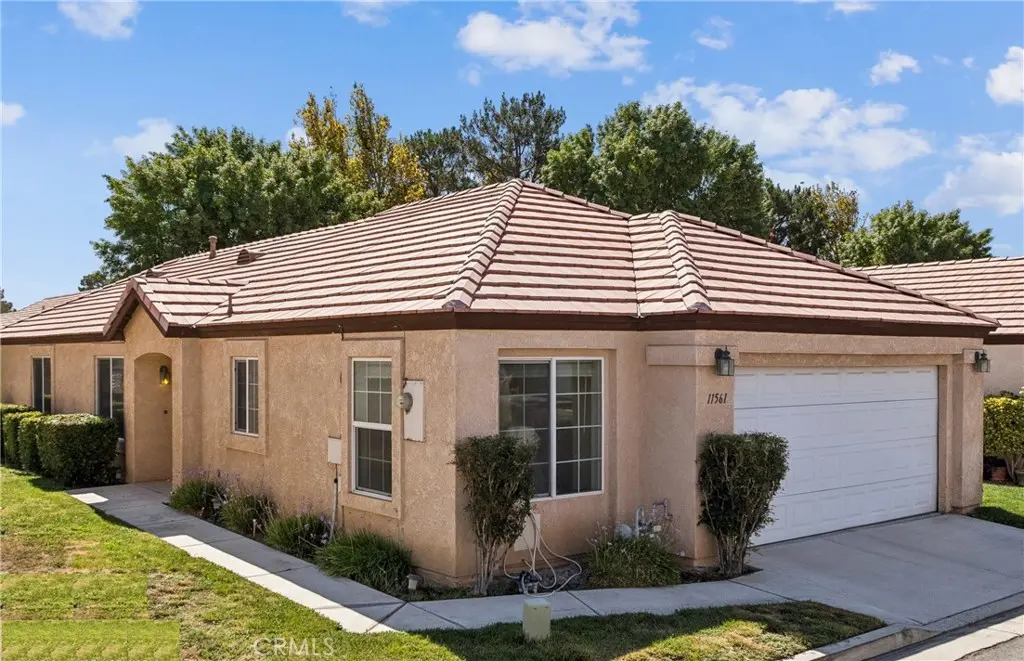 11561 Park Lane, Apple Valley, CA — listing photo 1
