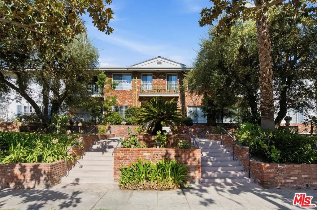 Condominium for sale at 837 S Windsor Boulevard 6, Los Angeles, CA featuring 2 beds and 2 baths