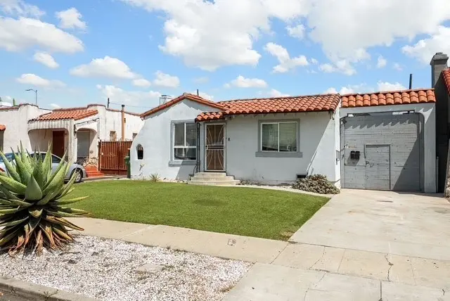 Duplex for sale at 2149 W 80th, Los Angeles, CA