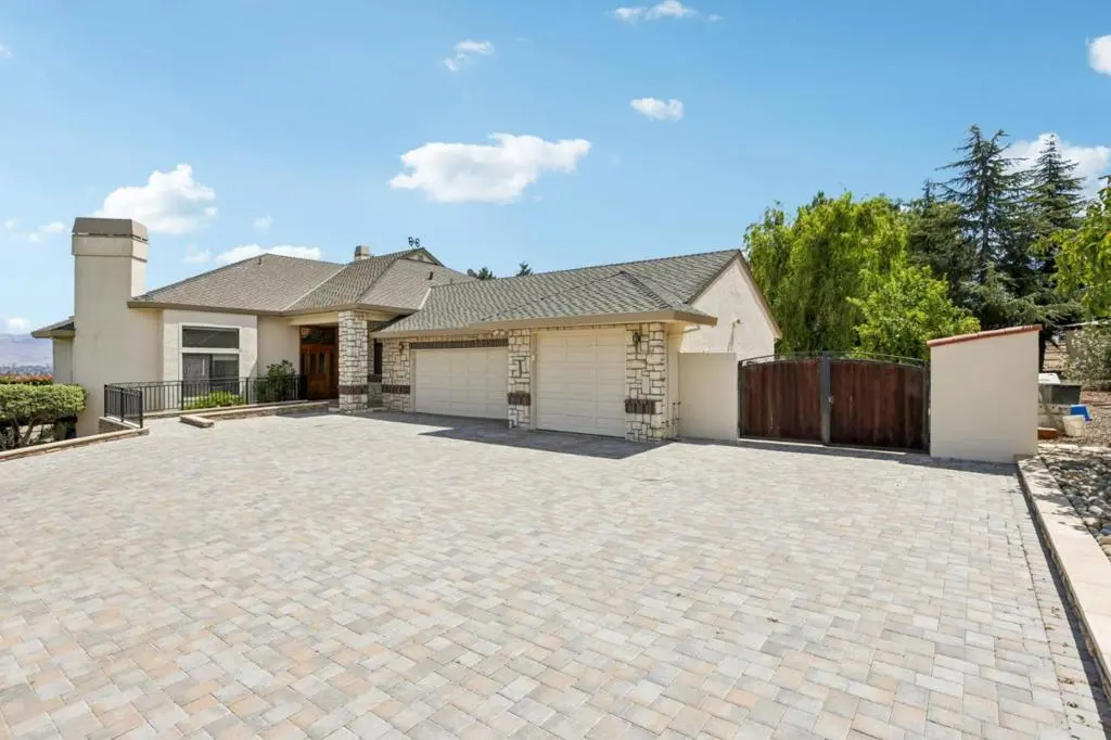 Single Family Residence for sale at 275 Nicholson Drive, Hollister, CA featuring 4 beds and 3 baths