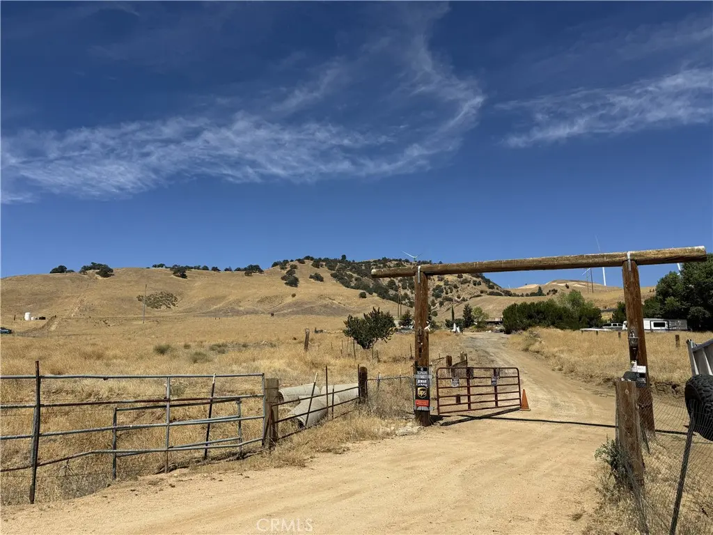 11647 Cameron Canyon Road, Tehachapi, CA — listing photo 1