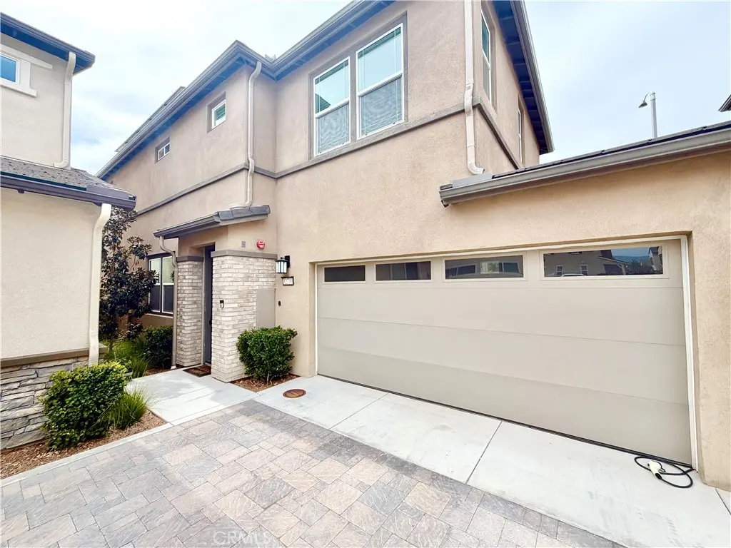 Single Family Residence for rent at 32730 Brunello Way, Temecula, CA featuring 4 beds and 3 baths