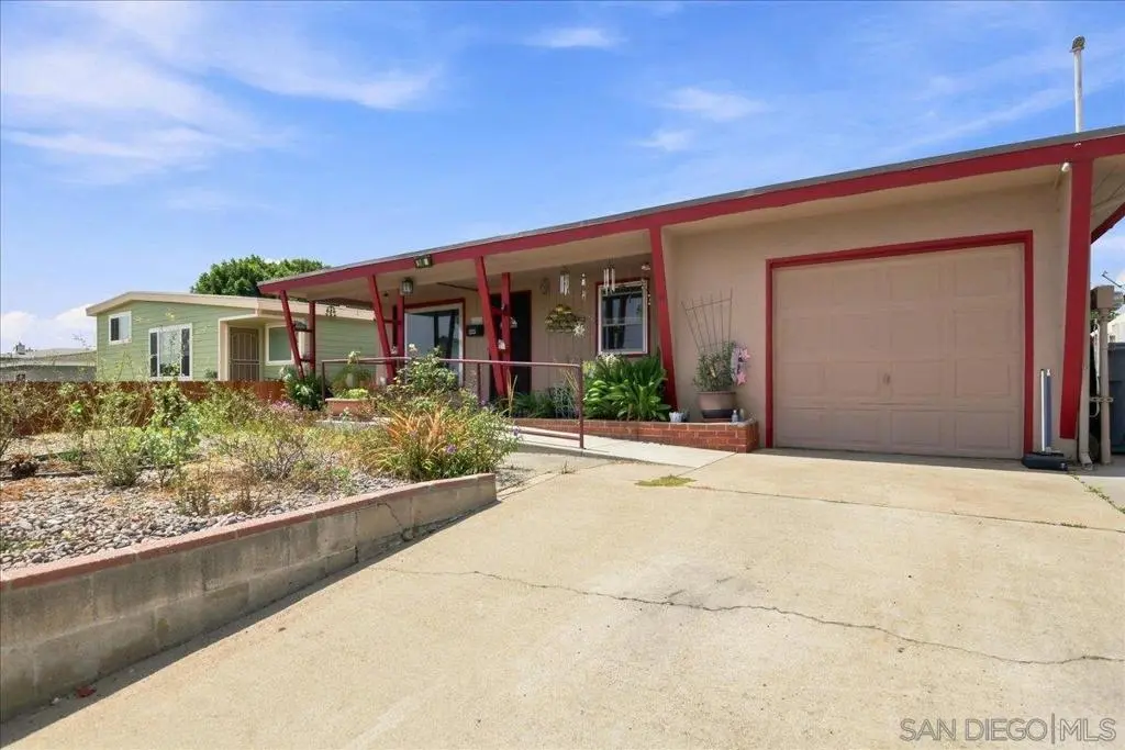 986 9th St, Imperial Beach, CA — listing photo 1