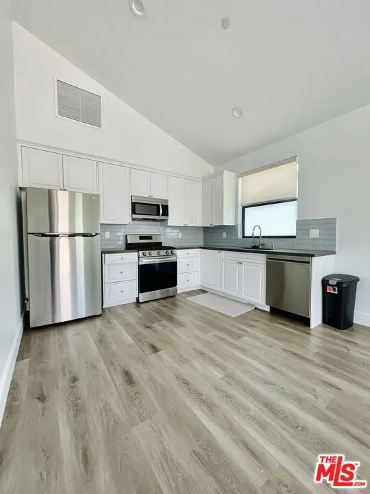 Residential Lease for rent at 11922 Isis Avenue, Hawthorne, Los Angeles County, CA featuring 2 beds and 1 bath