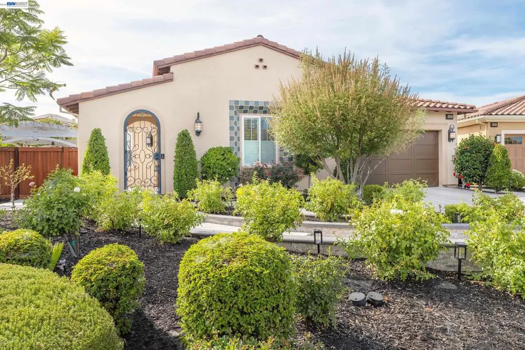 Single Family Residence for sale at 2063 Reserva Court, Brentwood, CA featuring 2 beds and 3 baths