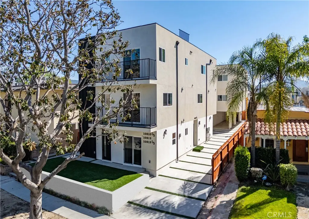 10810 Hesby, Los Angeles, CA — listing photo 1