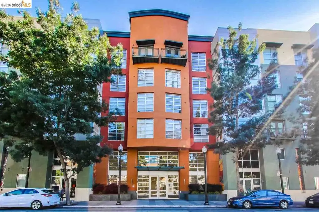 Condominium for rent at 585 9Th St, Oakland, CA featuring 1 bed and 1 bath