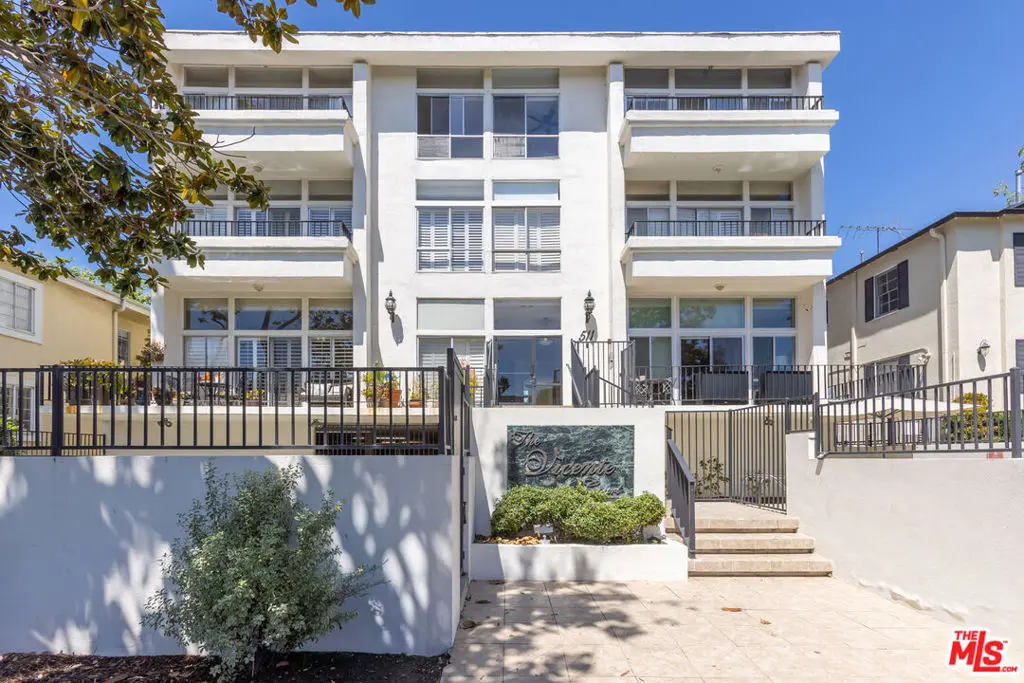 511 San Vicente Boulevard 107, Santa Monica, CA — listing photo 1