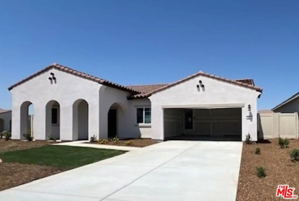7323 Chetco River Street, Bakersfield, CA — listing photo 1