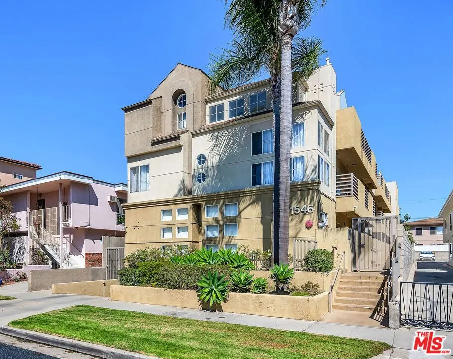 Residential Lease for rent at 1546 Hi Point Street 105, Los Angeles, Los Angeles County, CA featuring 2 beds and 2 baths