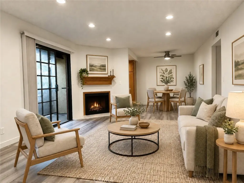 10220 De Soto Avenue 6, Chatsworth, CA — listing photo 1