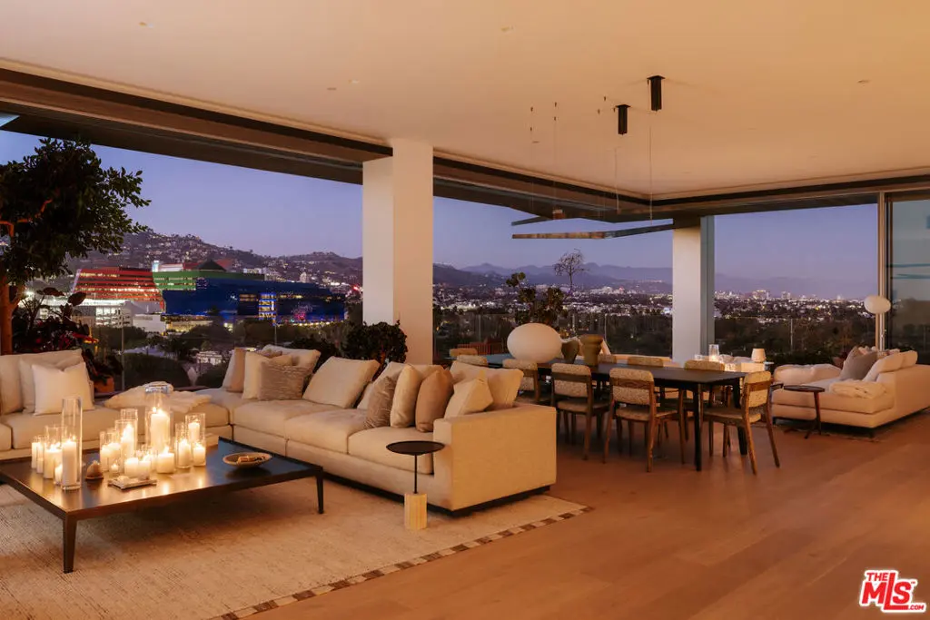 Condominium for sale at 8899 Beverly Boulevard 8B, West Hollywood, CA featuring 2 beds and 4 baths