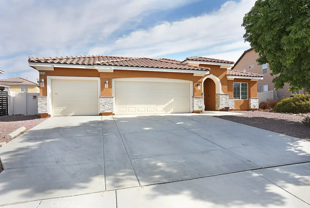 14410 Chumash Place, Victorville, CA — listing photo 1
