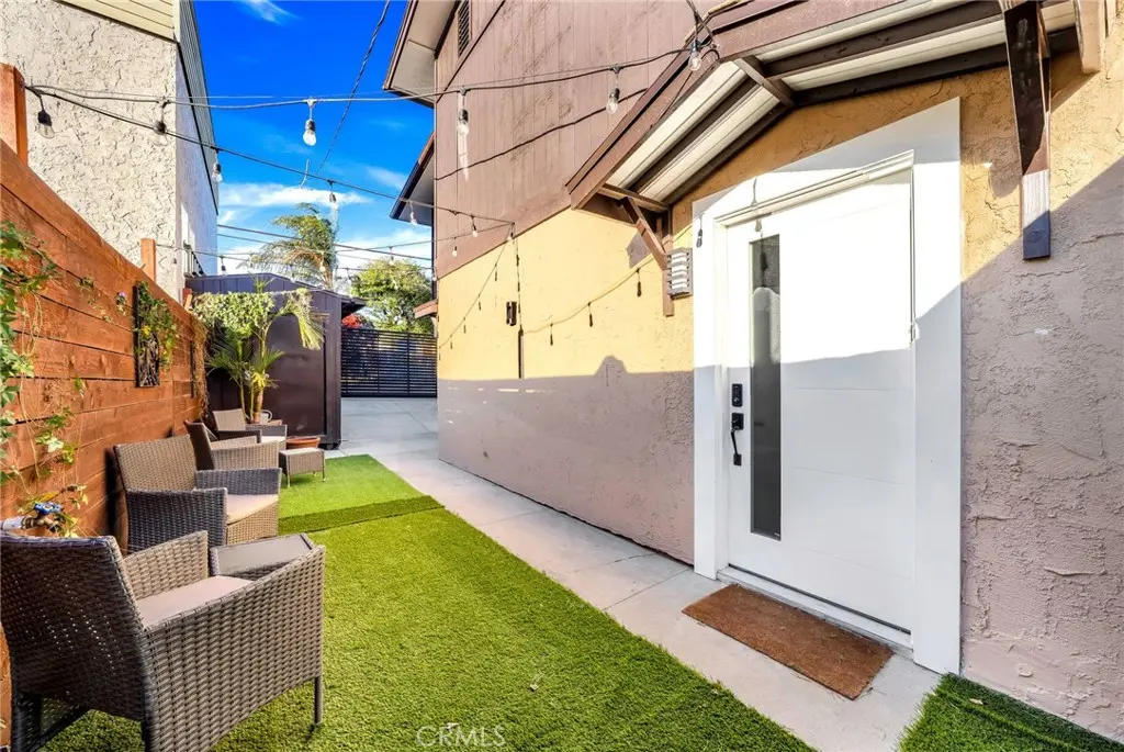 Apartment for rent at 6238 University 1/2, San Diego, CA featuring 1 bed and 1 bath