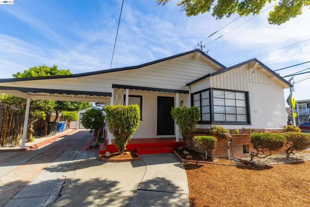 Single Family Residence for sale at 365 Lorraine, San Leandro, CA featuring 2 beds and 1 bath