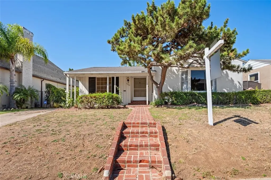 Single Family Residence for sale at 1569 Midvale Avenue, Los Angeles, CA featuring 3 beds and 2 baths