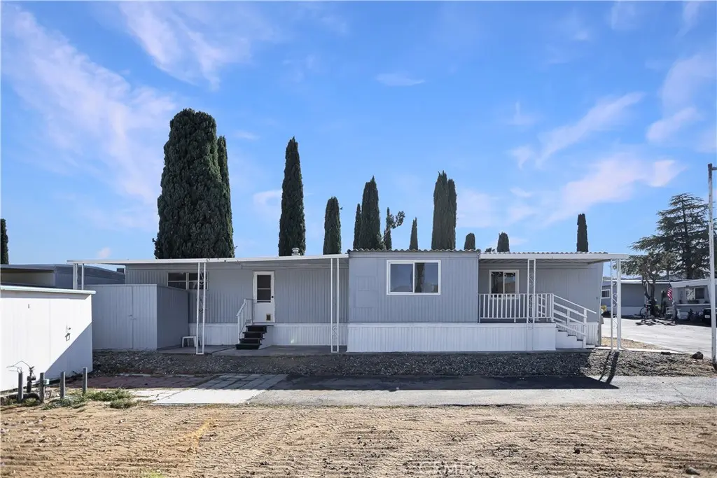 7425 Church Street 25, Yucca Valley, CA — listing photo 1