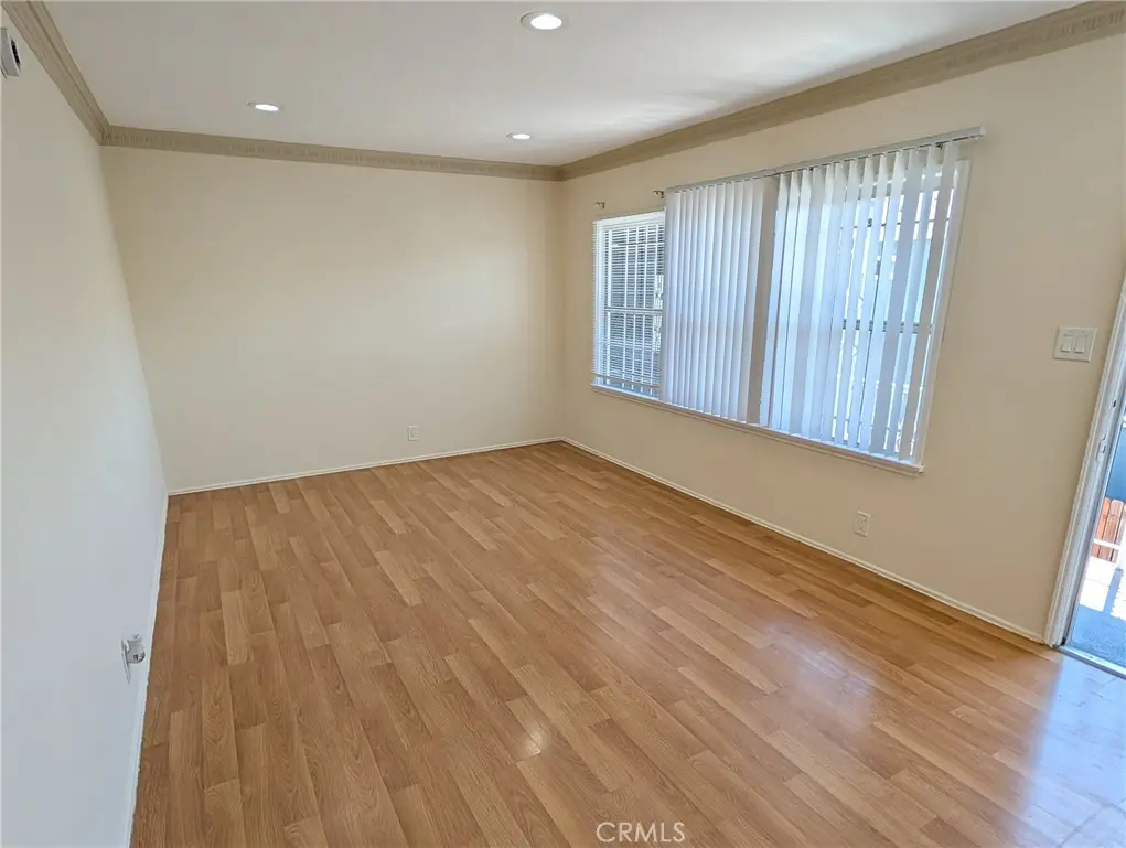 Residential Lease for rent at 218 N Normandie 1/4, Los Angeles, Los Angeles County, CA featuring 1 bed and 1 bath