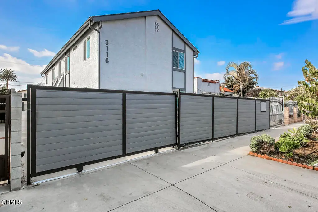 Residential Lease for rent at 3116 Casitas Avenue 4, Los Angeles, Los Angeles County, CA featuring 2 beds and 1 bath