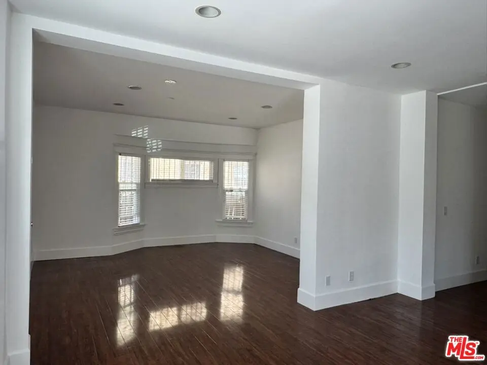 Residential Lease for rent at 2905 W 14th Street, Los Angeles, Los Angeles County, CA featuring 2 beds and 2 baths