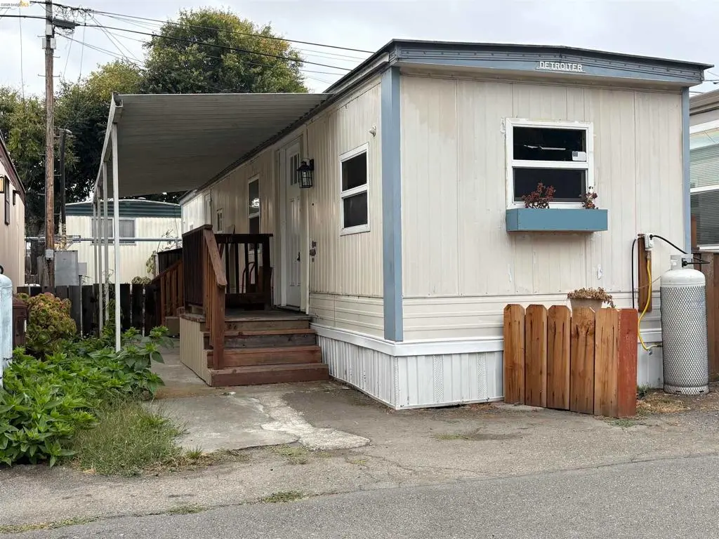 Manufactured In Park for sale at 2399 E 14th St, San Leandro, CA featuring 2 beds and 1 bath