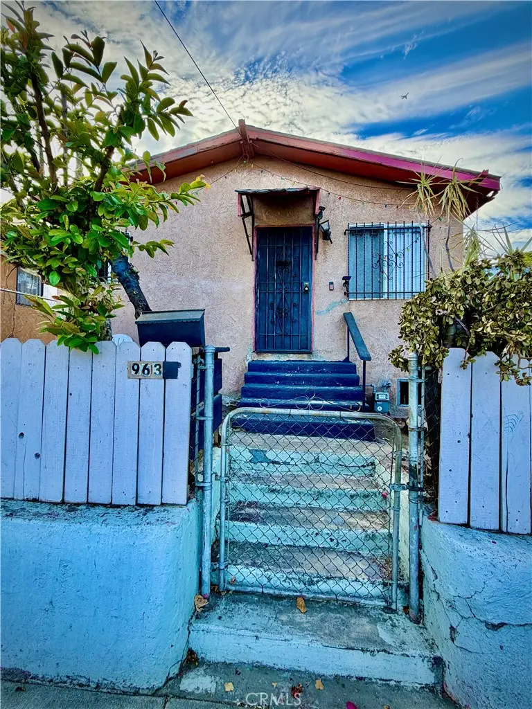 Single Family Residence for sale at 963 Hollins, Los Angeles, CA featuring 2 beds and 1 bath