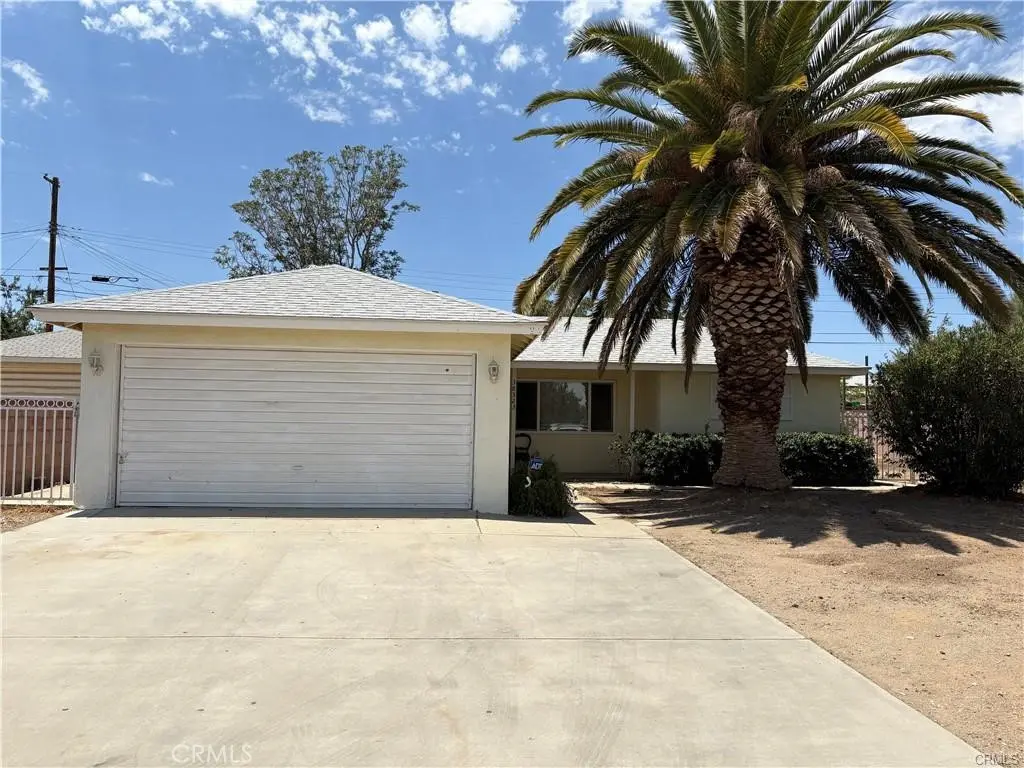 Single Family Residence for rent at 38323 Rita Street, Palmdale, CA featuring 3 beds and 1 bath