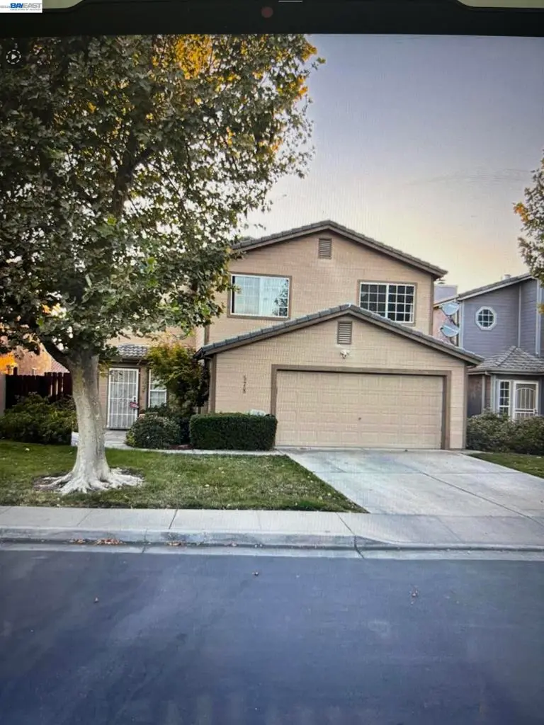 Single Family Residence for sale at 578 W 4Th St, Tracy, CA featuring 4 beds and 3 baths