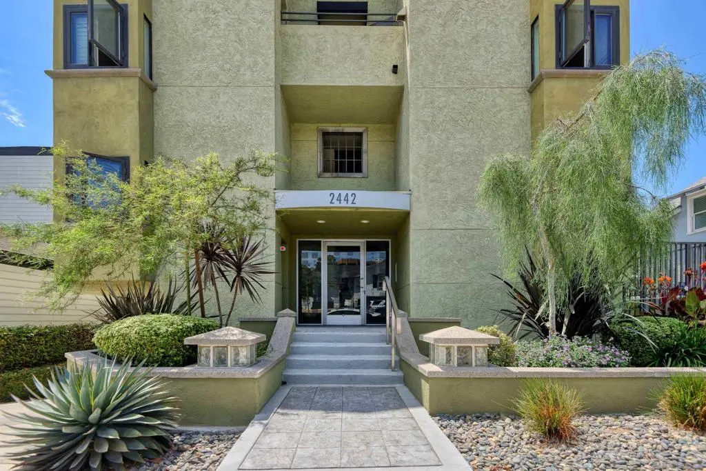 Condominium for sale at 2442 Union St 5, San Diego, CA featuring 2 beds and 2 baths
