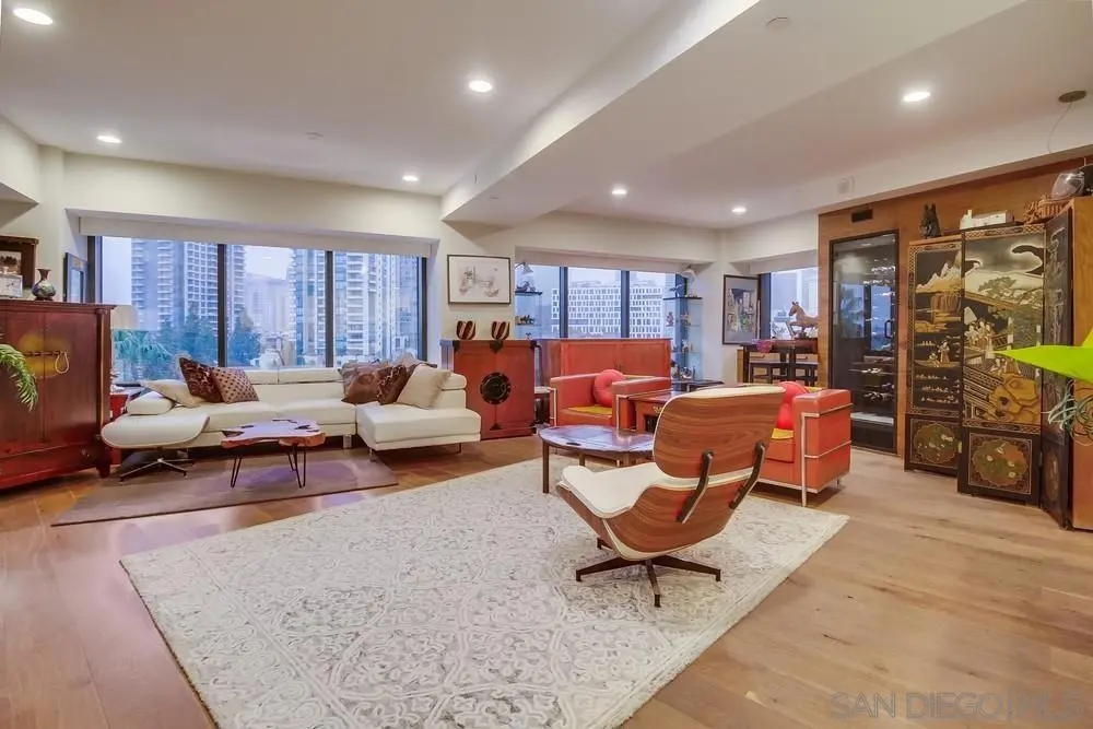 Condominium for sale at 100 Harbor Drive 605, San Diego, CA featuring 1 bed and 2 baths