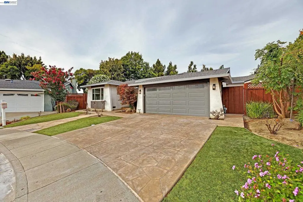Single Family Residence for sale at 34232 Atteridge Pl, Fremont, CA featuring 4 beds and 2 baths