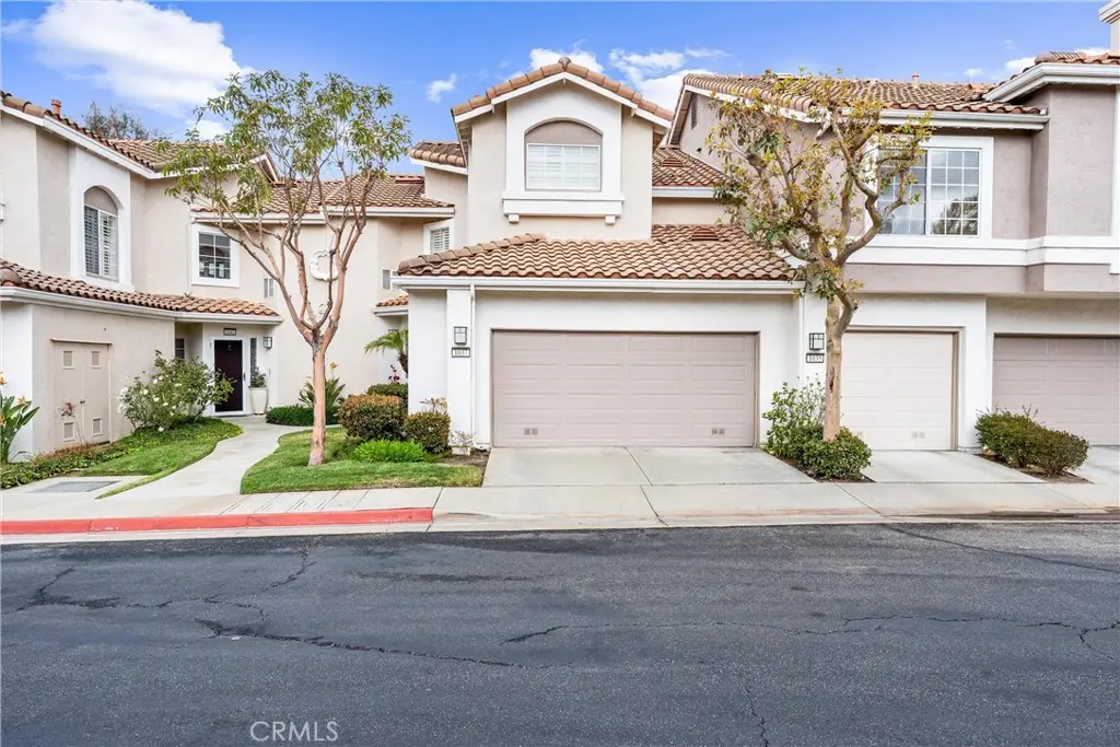 Condominium for rent at 1037 S Daybreak Court, Anaheim, CA featuring 2 beds and 3 baths