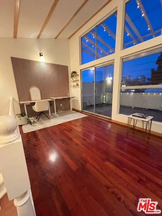 Residential Lease for rent at 1336 Yale Street 6, Santa Monica, Los Angeles County, CA featuring 2 beds and 2 baths