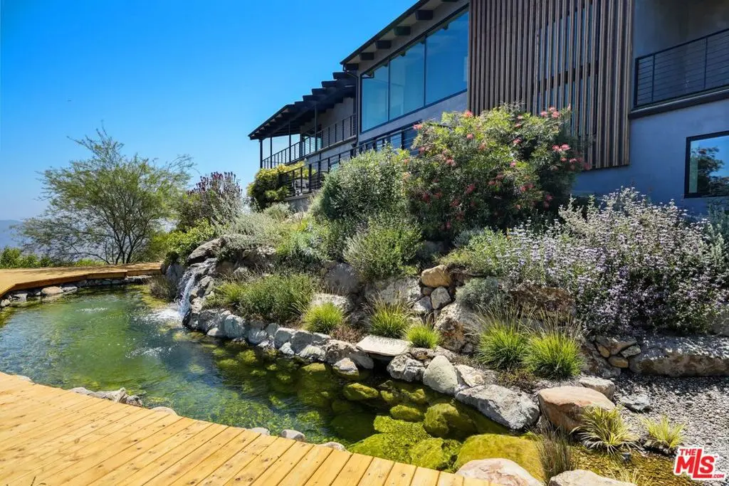 2345 Tuna Canyon Road, Topanga, CA — listing photo 1
