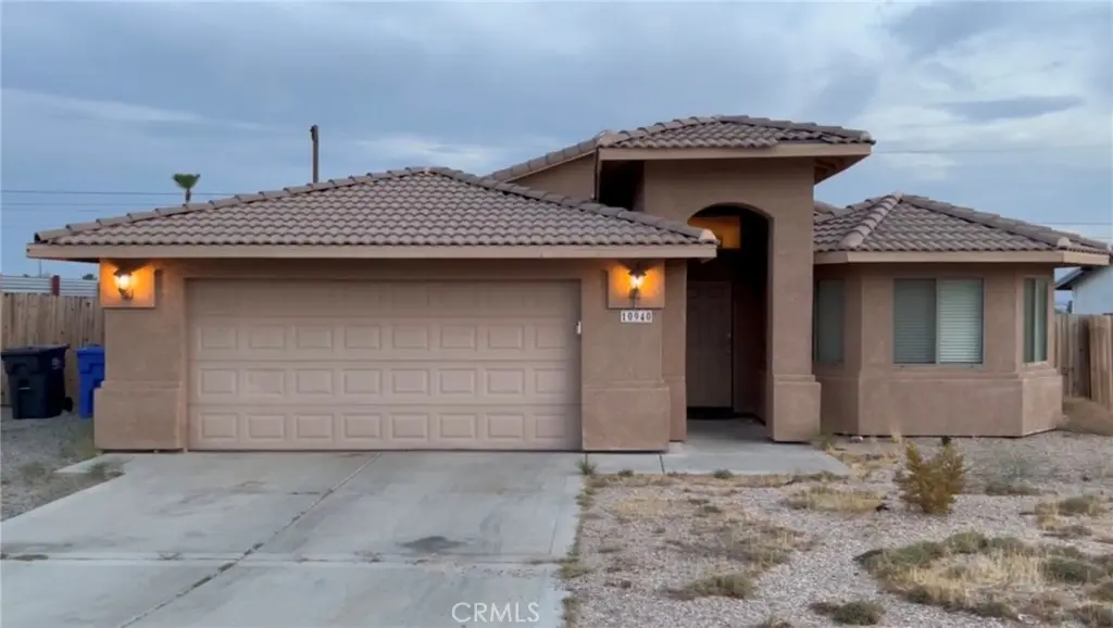 Residential Lease for rent at 10940 Santa Cruz, Desert Hot Springs, Riverside County, CA featuring 3 beds and 2 baths