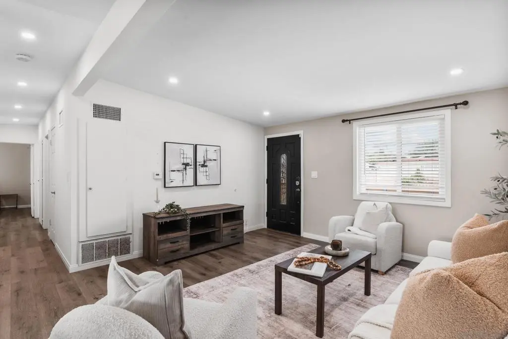 1127 Hemlock Ave, Imperial Beach, CA — listing photo 1