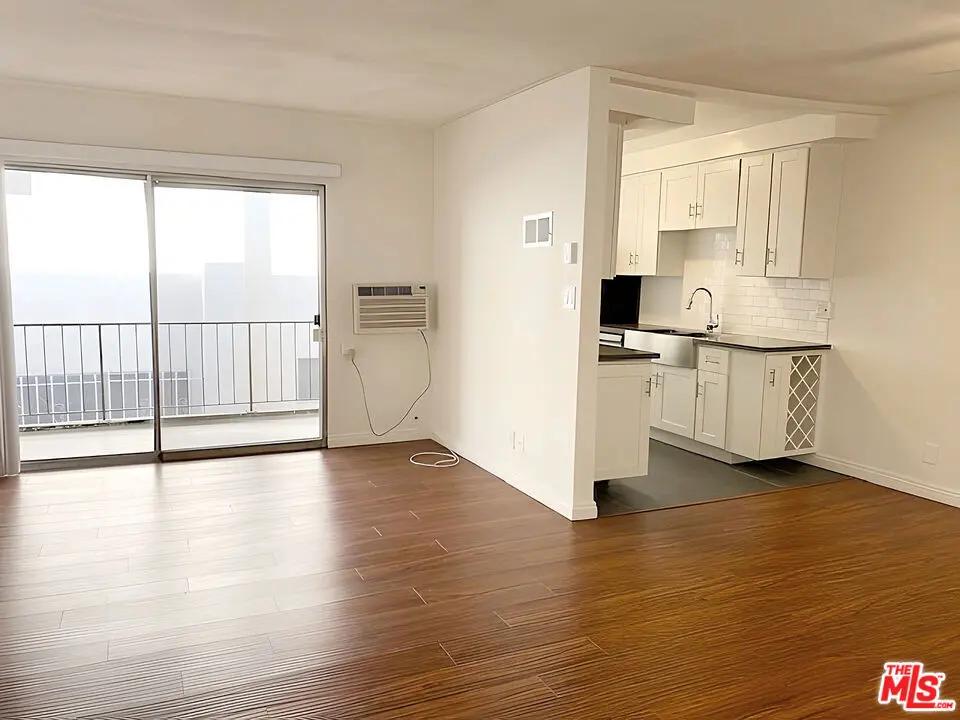 1026 N Genesee Avenue 9, Los Angeles, CA — listing photo 1