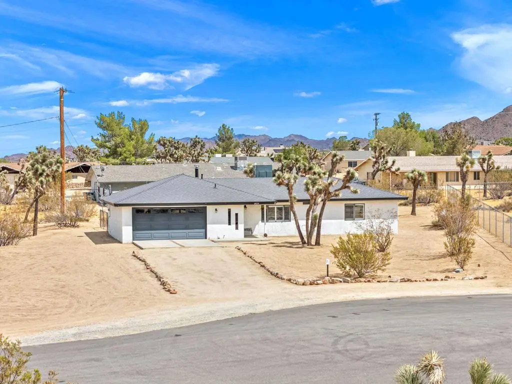 6829 Palisade Way, Yucca Valley, CA — listing photo 1