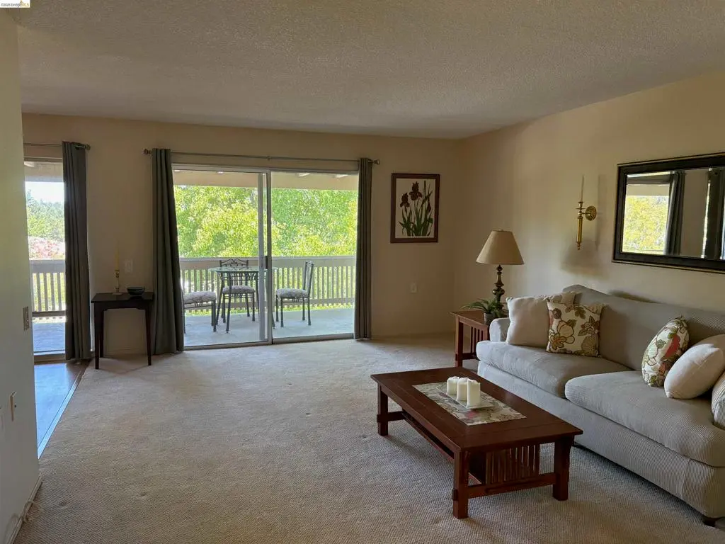 Residential for sale at 1500 Rockledge Ln 5, Walnut Creek, Contra Costa County, CA featuring 2 beds and 1 bath