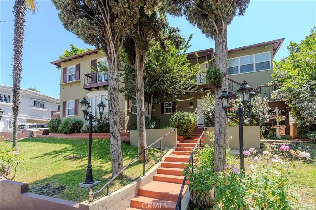 Quadruplex for rent at 3314 Barham Boulevard, Los Angeles, CA featuring 1 bed and 1 bath