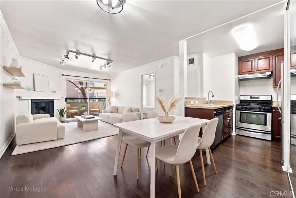 21400 Burbank 106, Woodland Hills, CA — listing photo 1