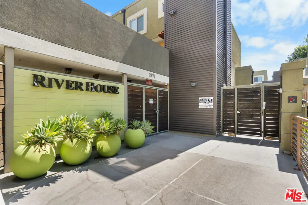 Condominium for sale at 2980 Ripple Place 206, Los Angeles, CA featuring 3 beds and 3 baths