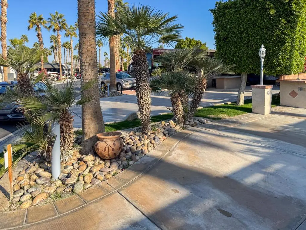 Mobile Home for sale at 80394 Ave 48 65, Indio, CA