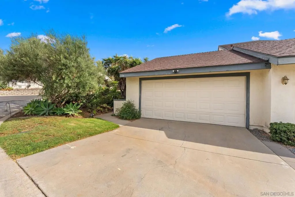 154 Cerco Rosado, San Marcos, CA — listing photo 1